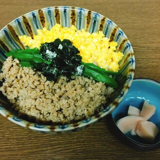 鶏そぼろ丼